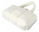 Bolso De Hombro Bomp 44 Estilo Puffer - Imagen 7
