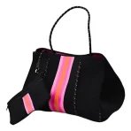 Cartera De Hombro Taylin Estilo Tote Negra Y Fucsia - Imagen 3