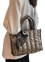 Cartera Cruzada Duff Estilo Tote Metálica - Imagen 6