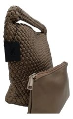 Cartera De Hombro Lines Estilo Hobo Tejida Color Bronce - Imagen 3
