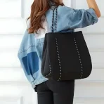 Cartera De Hombro Taylin Estilo Tote Verde Y Negro - Imagen 4