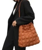 Cartera De Hombro Bomp 77 Estilo Puffer - Imagen 7
